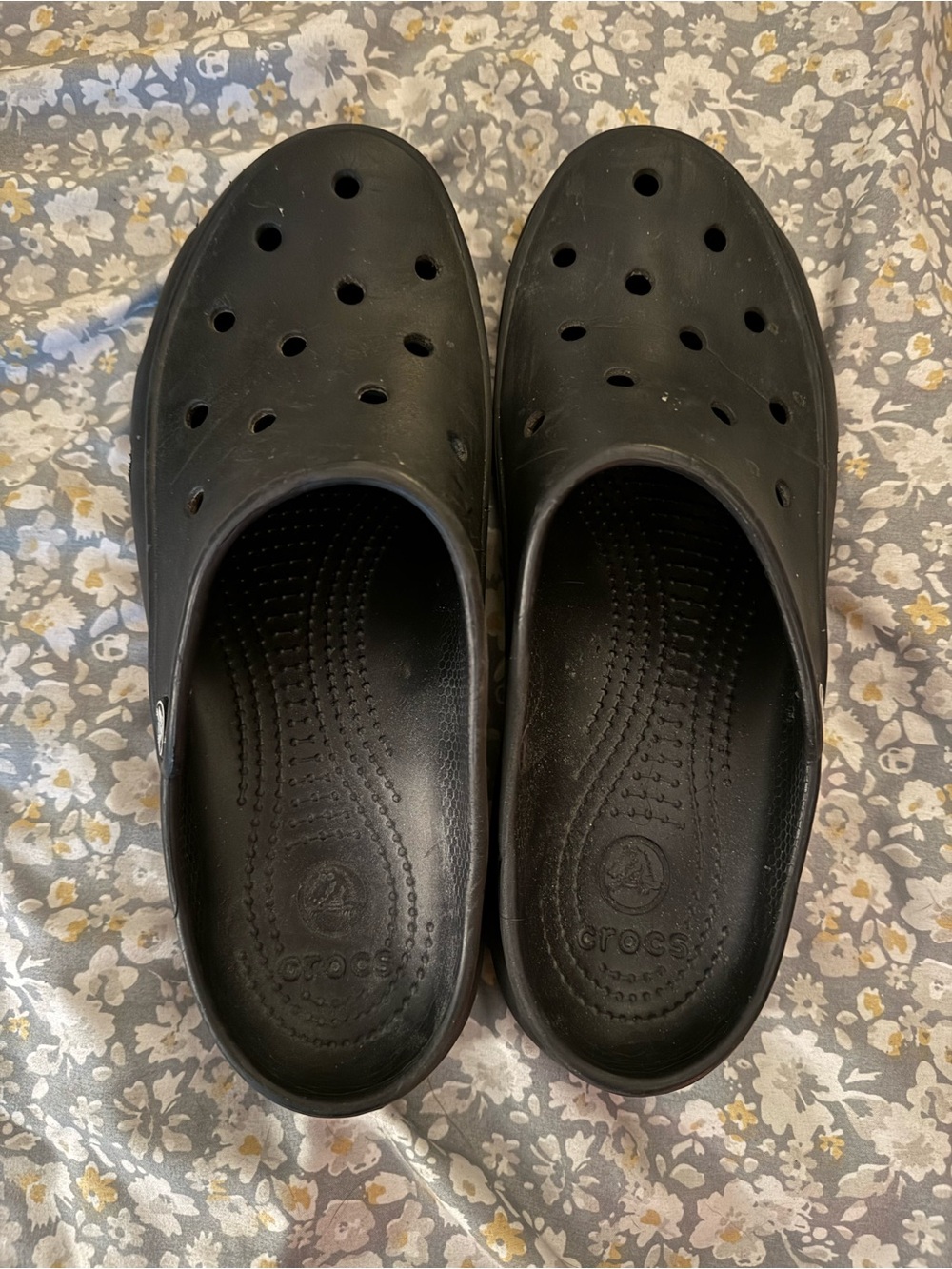 CROCS Classic Slip-On Clog in Black